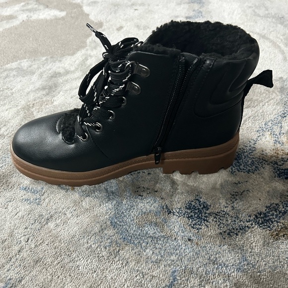 NWOT Nordstrom Rack CHIARA Black Lace Up Side Zip Faux Fur - Picture 6 of 8